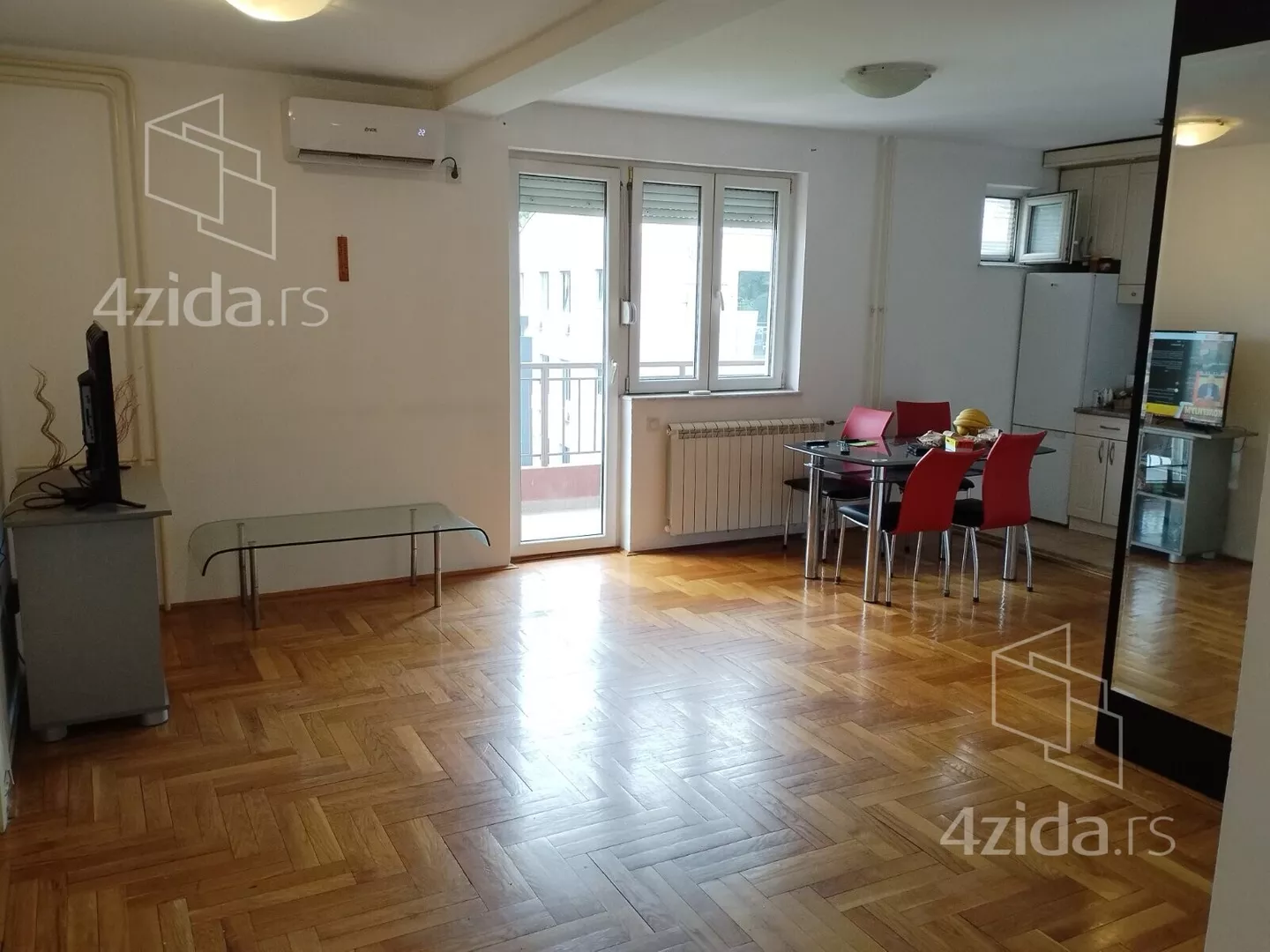 Troiposoban stan | 4zida