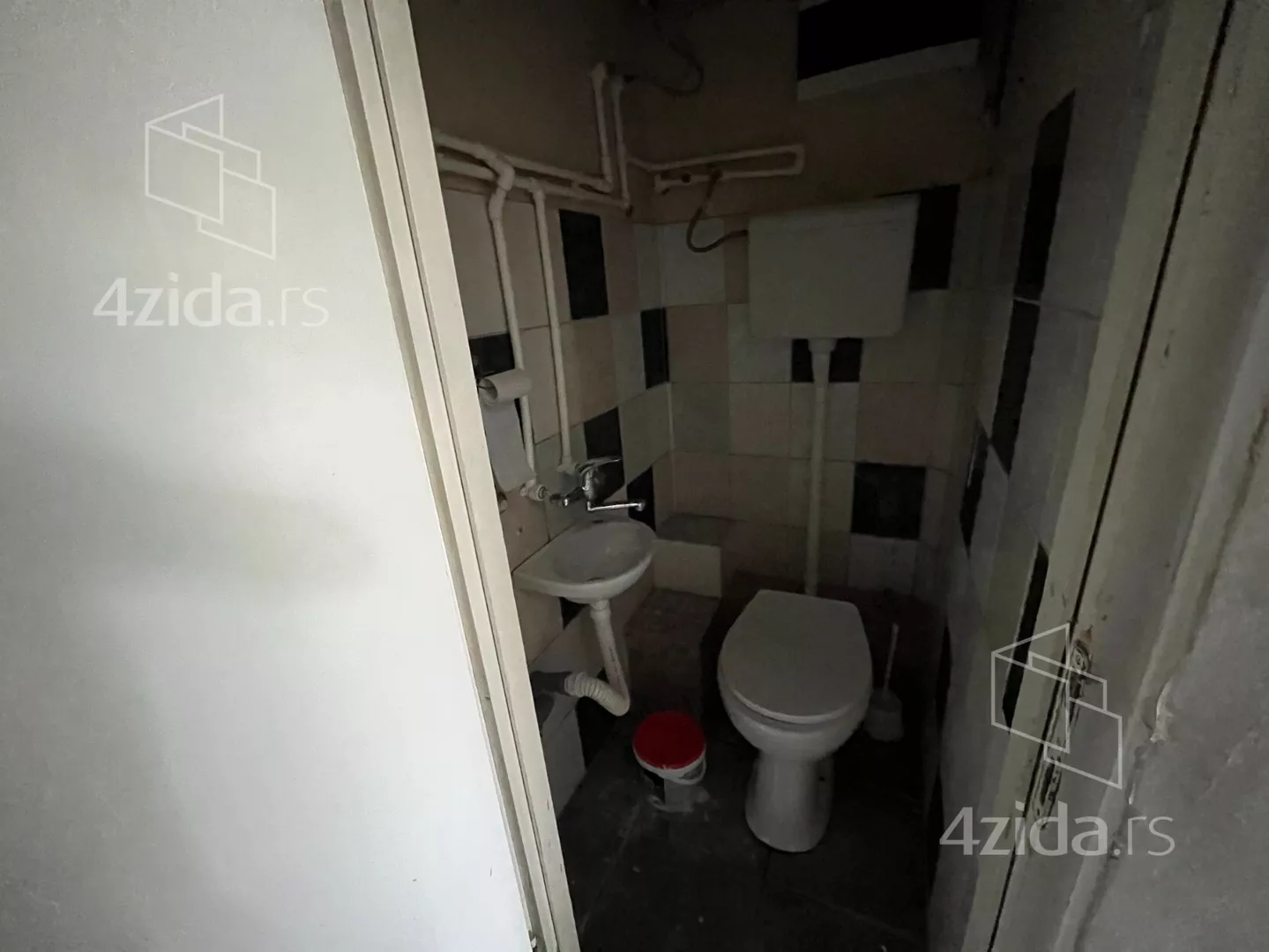 Lokal | 4zida
