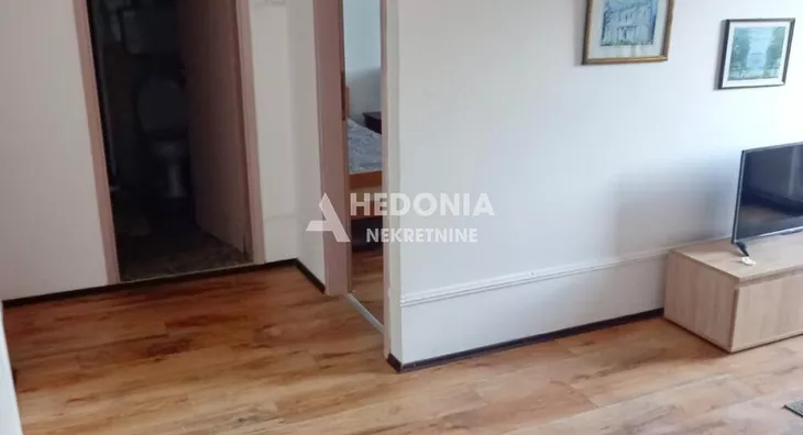 Poslovna zgrada | 4zida