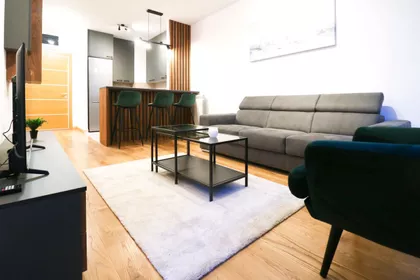 Saobraćajni fakultet | 4zida.rs