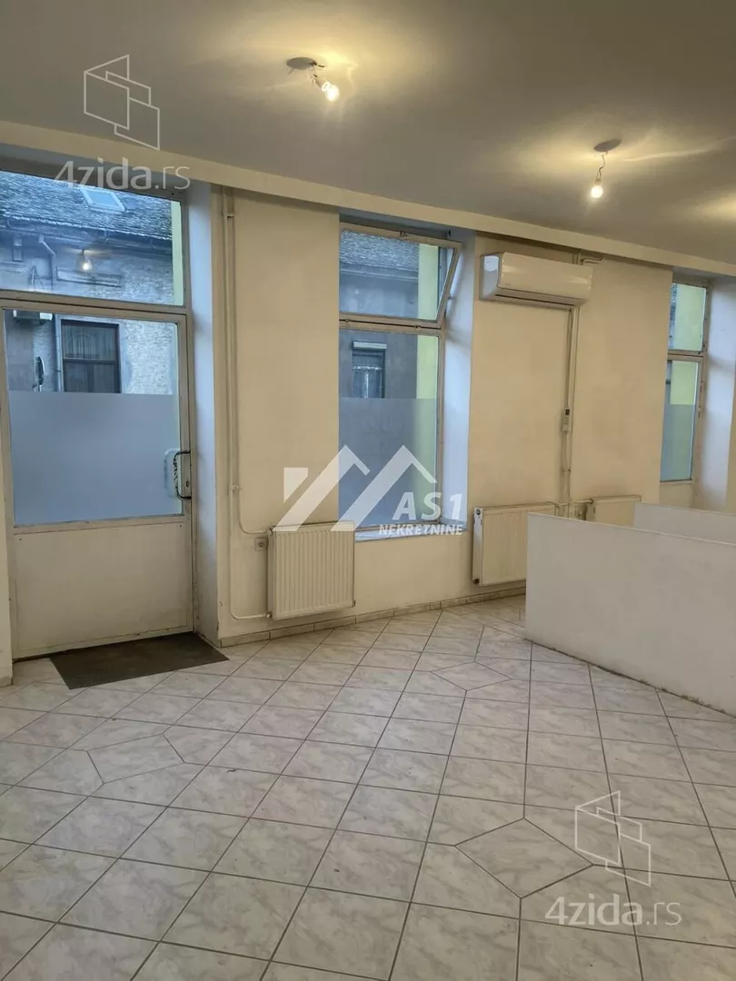 Gewerberaum · 94 m² · Novi Sad