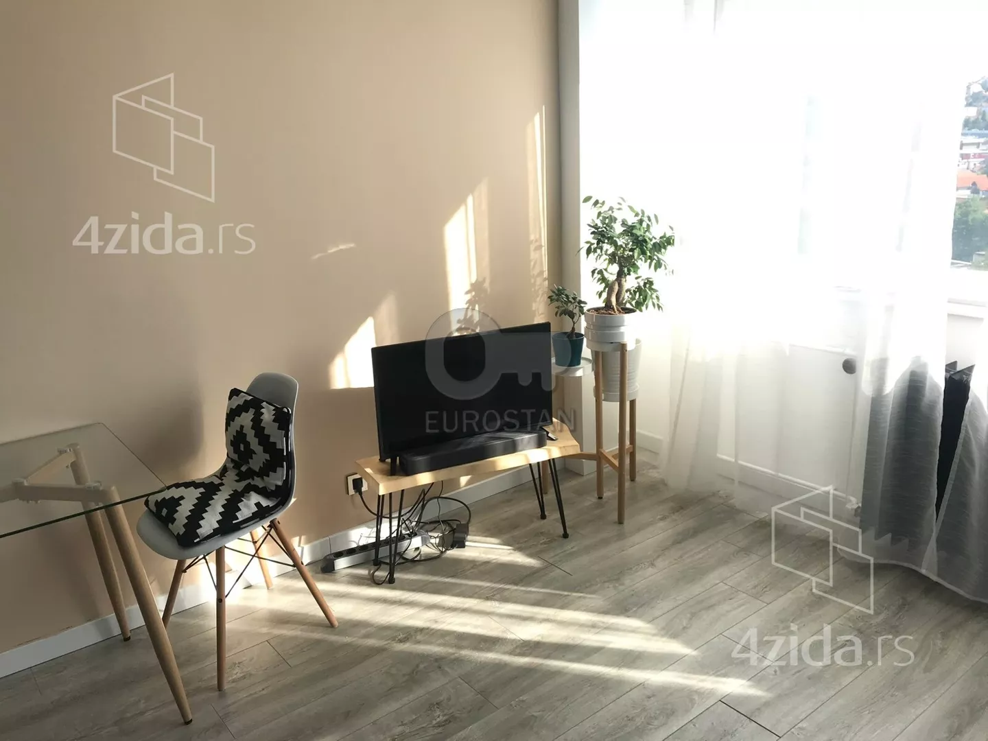 Petosoban stan | 4zida
