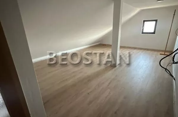 Šestosoban stan | 4zida