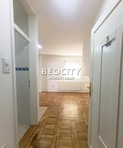 Milana Savića | 4zida.rs