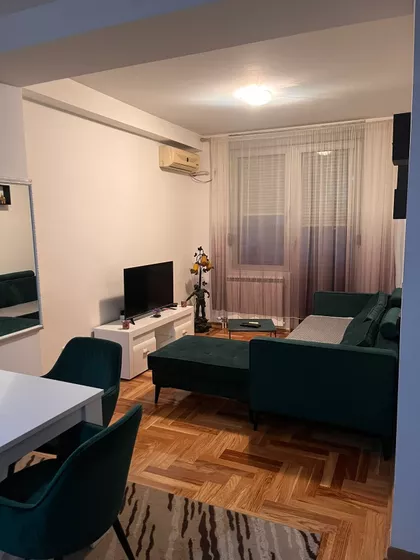 Crveni Krst Vračar | 4zida.rs