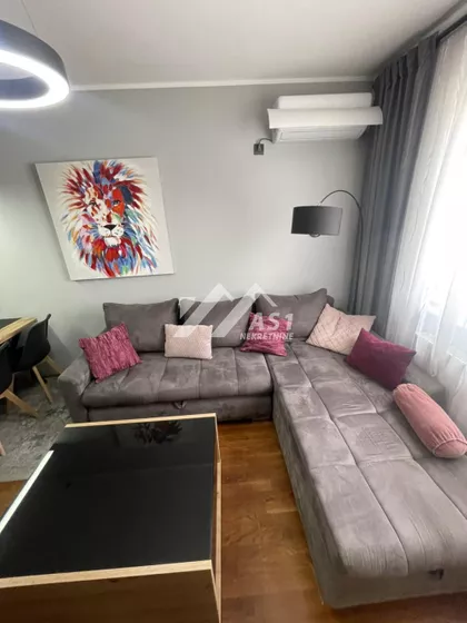 Vuka Karadžića | 4zida.rs
