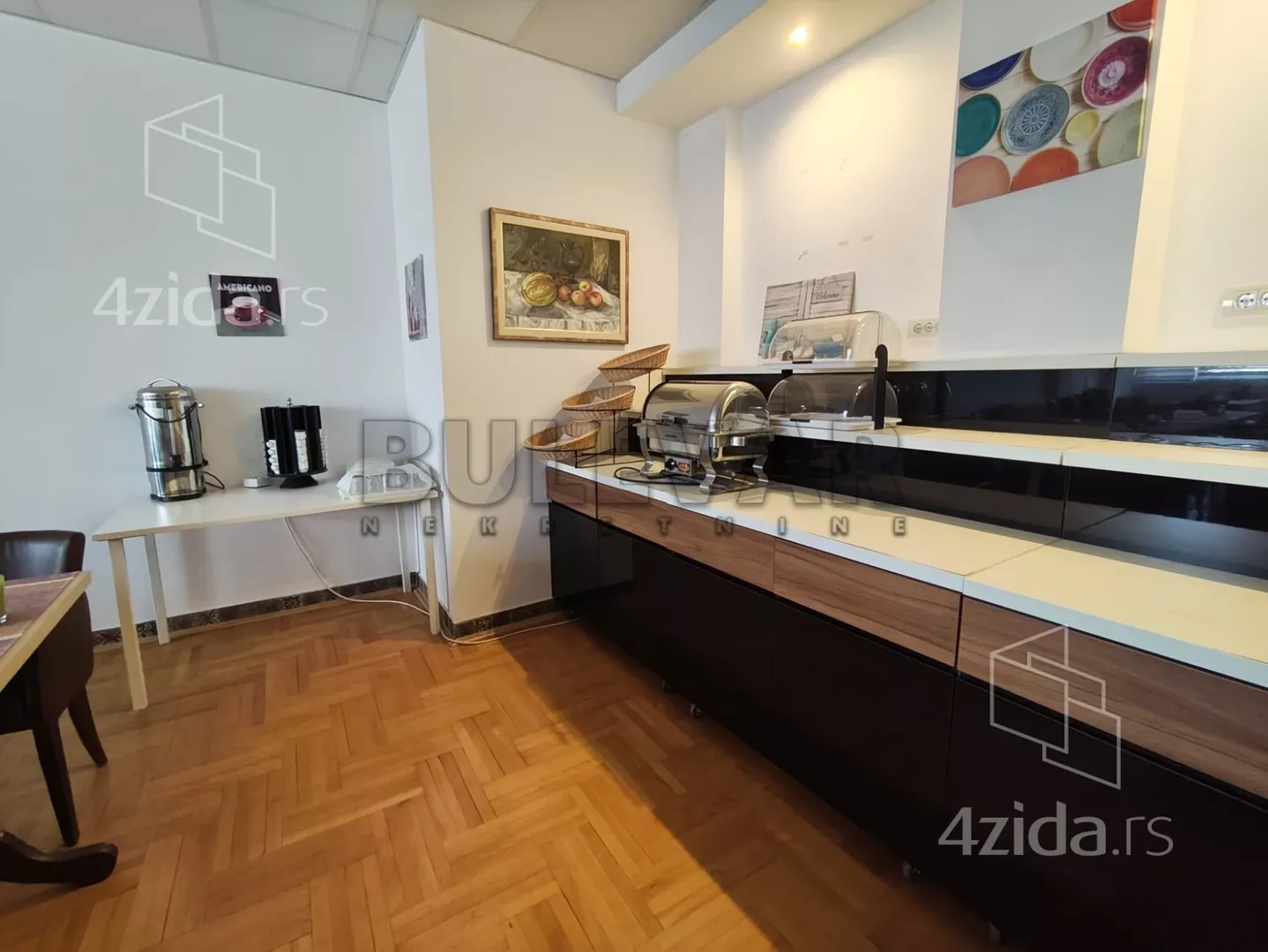 Lokal | 4zida