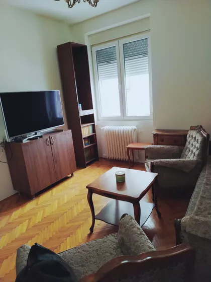 Pravni fakultet - Vračar | 4zida.rs