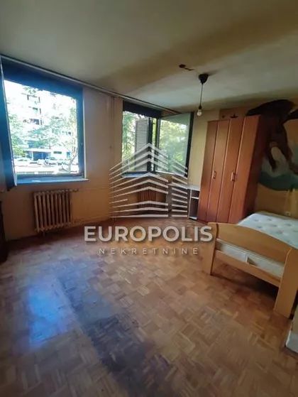16. oktobra | 4zida.rs