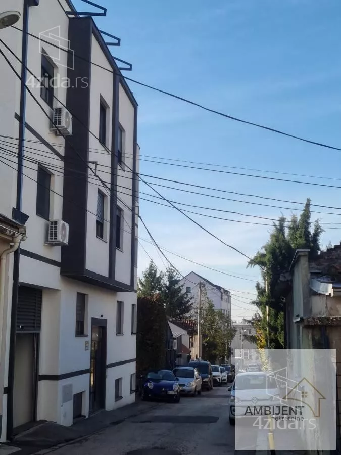 Poslovni prostor | 4zida