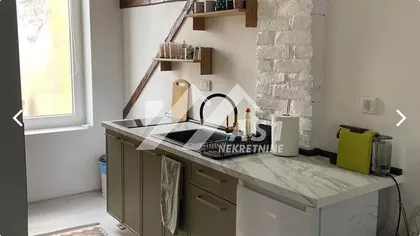 Trifkovićev trg | 4zida.rs