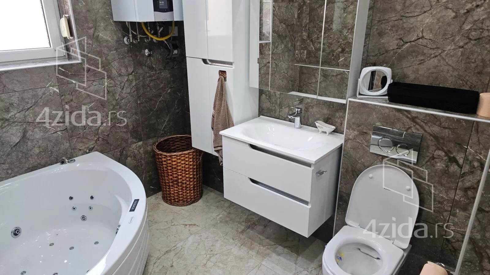 Četvorosoban stan | 4zida