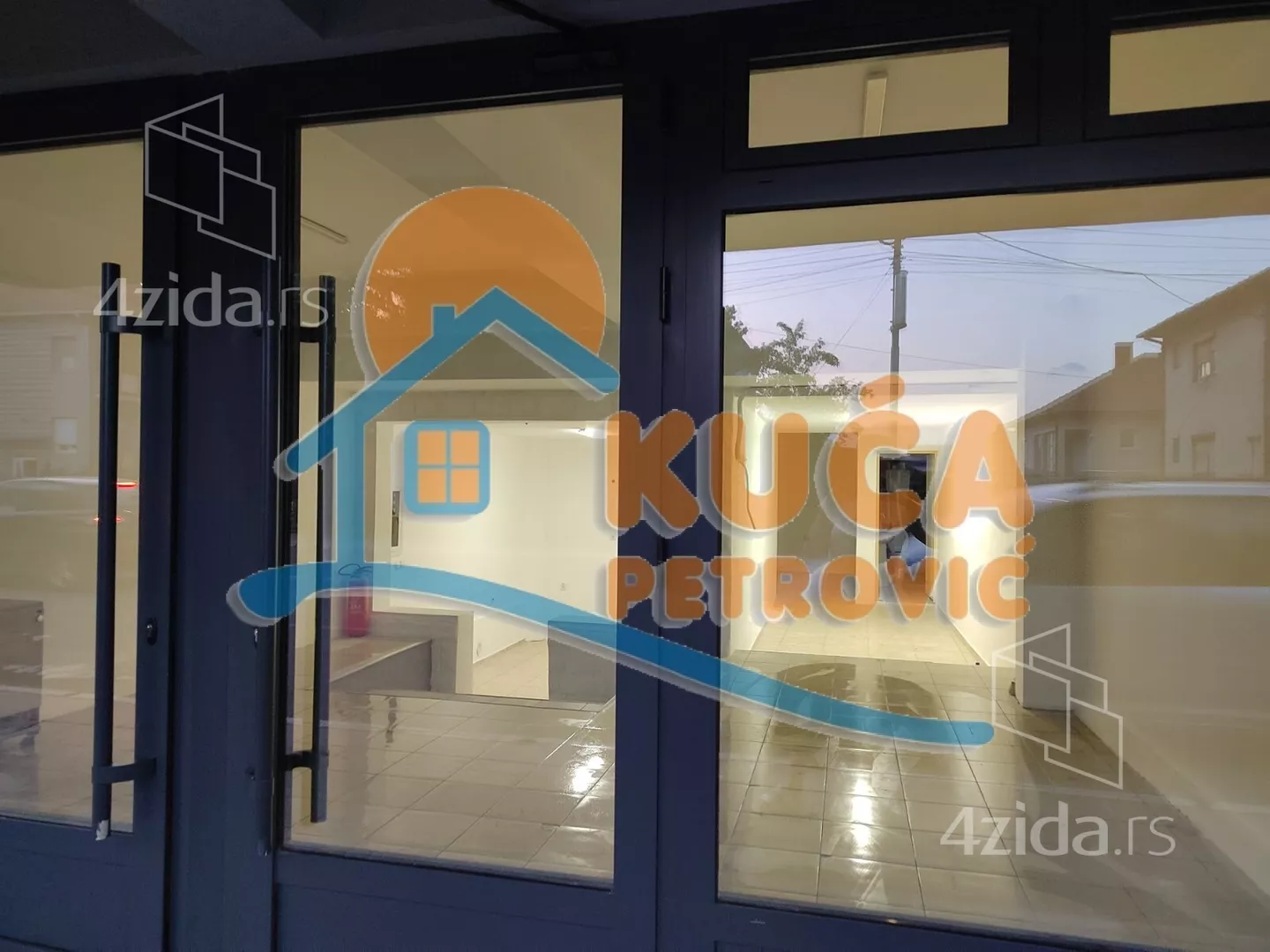 Lokal | 4zida