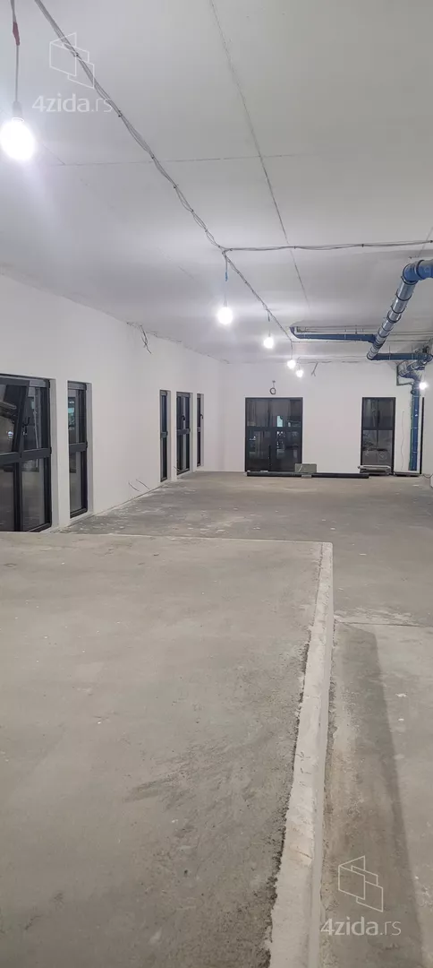 Poslovni prostor | 4zida