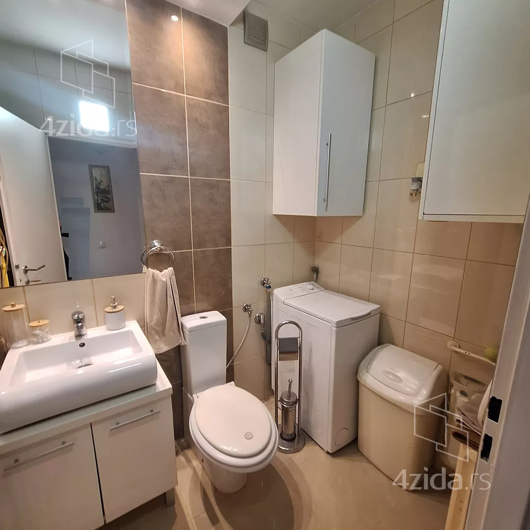 Troiposoban stan | 4zida