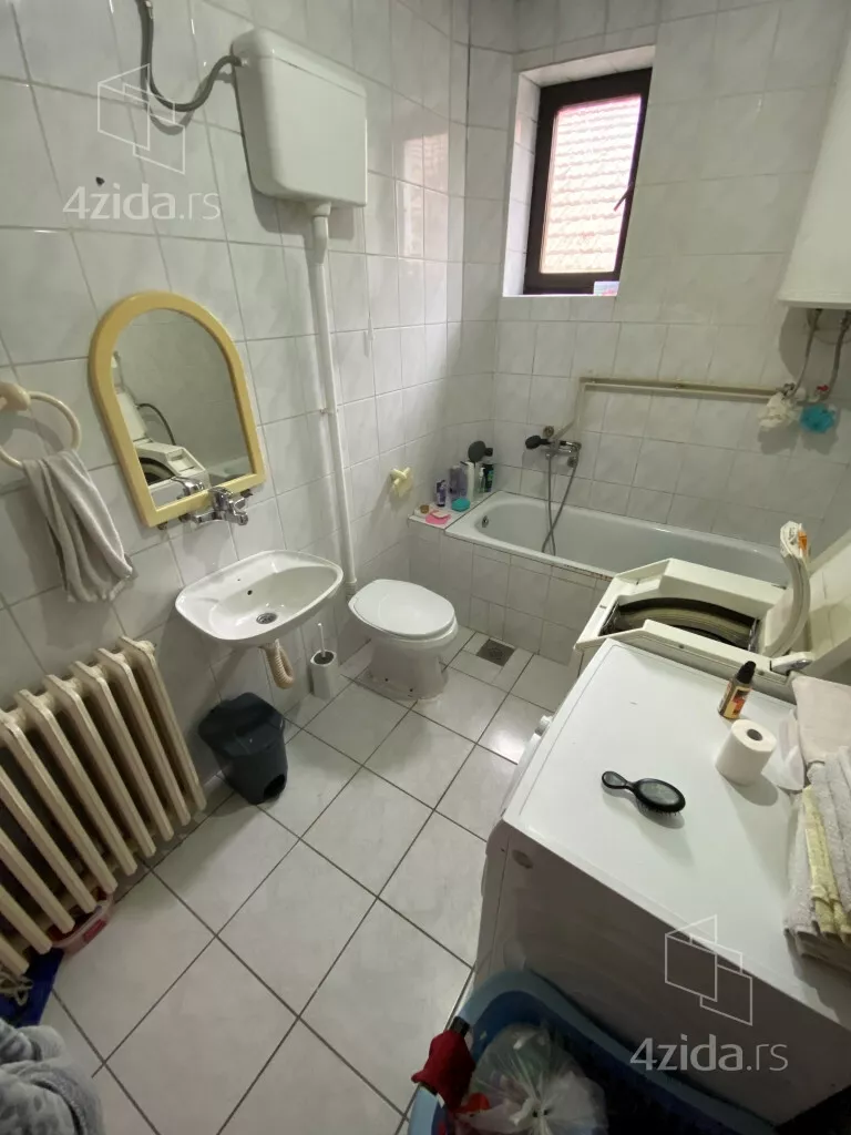 Šestosoban stan | 4zida