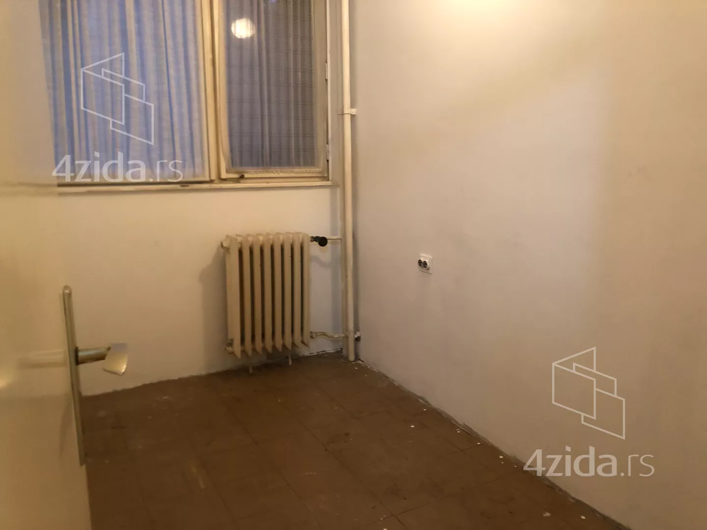 Četvoroiposoban stan | 4zida