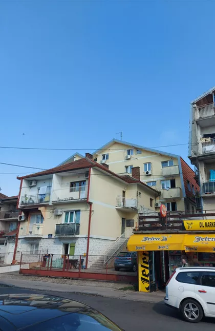 Crveno Barjače 35A | 4zida.rs