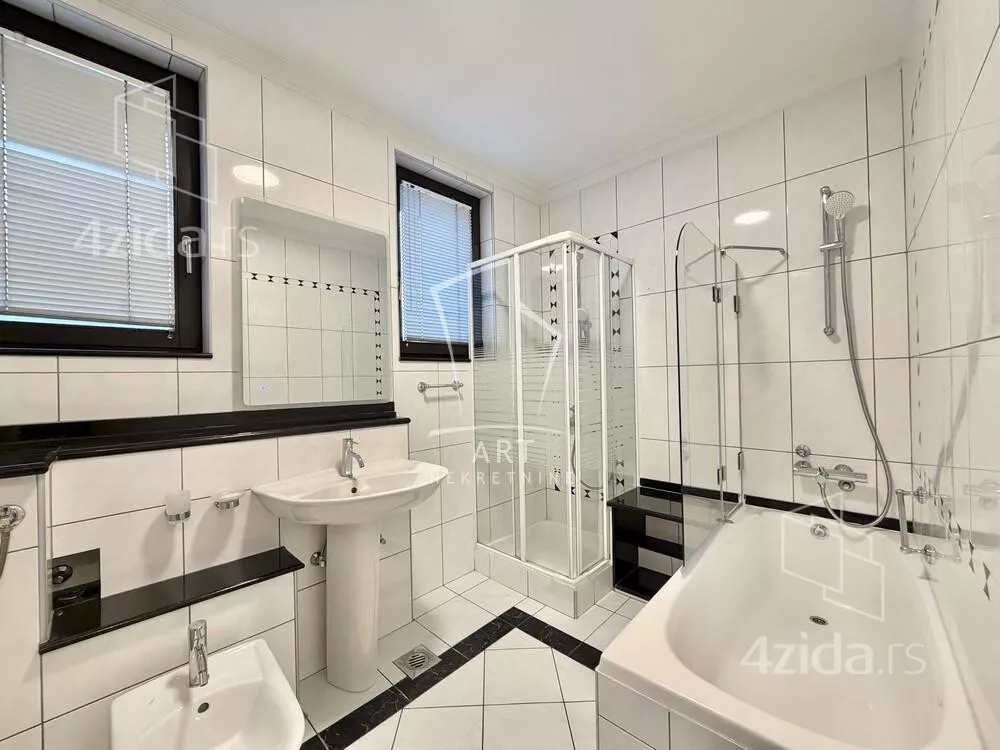 5-etažna kuća | 4zida