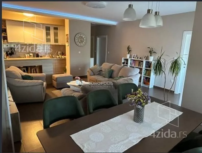 Četvorosoban stan | 4zida