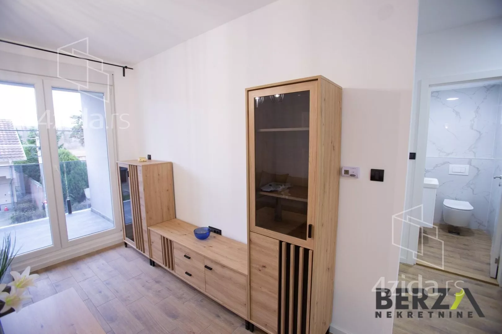 Dvoiposoban stan | 4zida