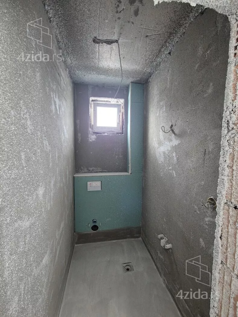 Četvoroiposoban stan | 4zida