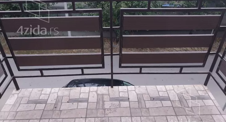 Petosoban stan | 4zida