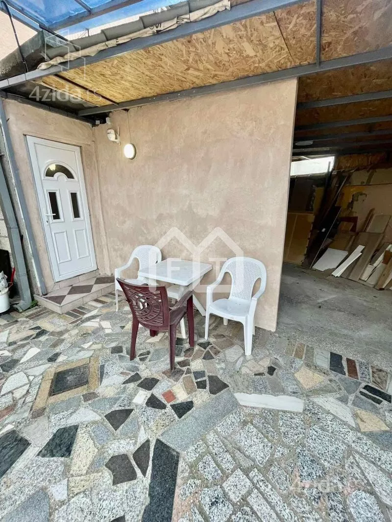 Četvoroiposoban stan | 4zida