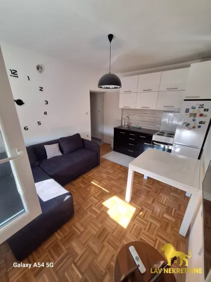 KOSMAJSKA | 4zida.rs