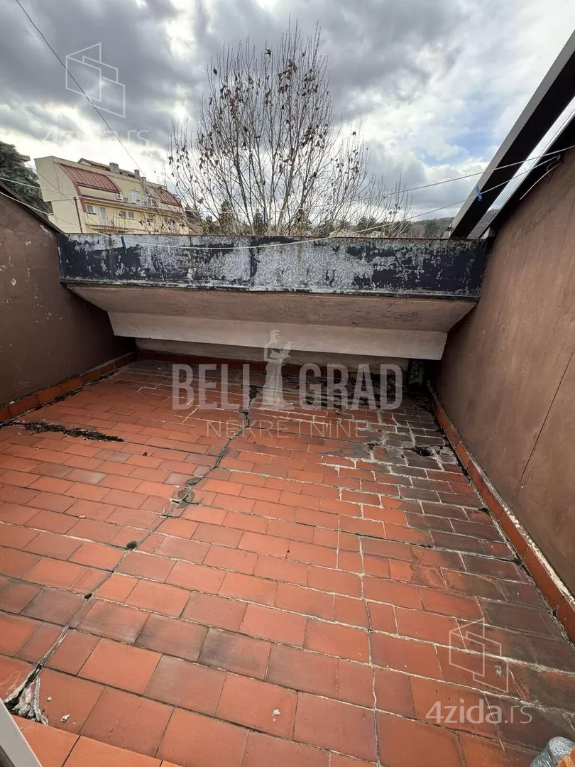 Četvoroiposoban stan | 4zida