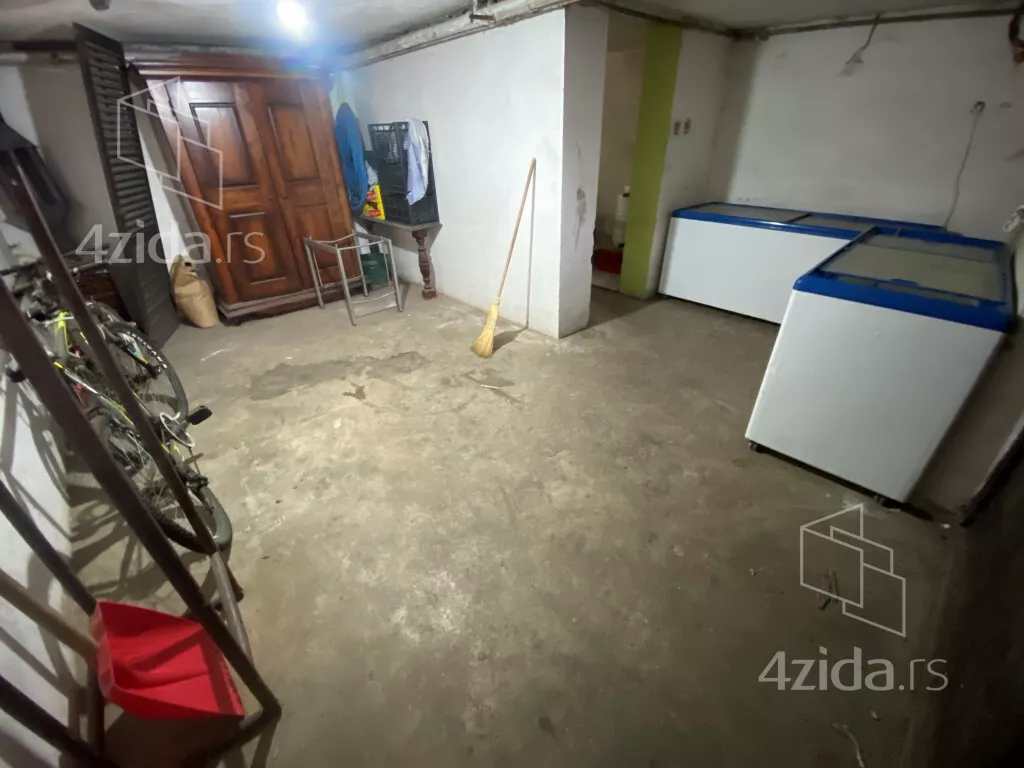 Šestosoban stan | 4zida