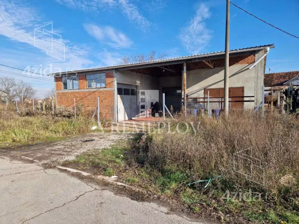 Poslovna zgrada | 4zida