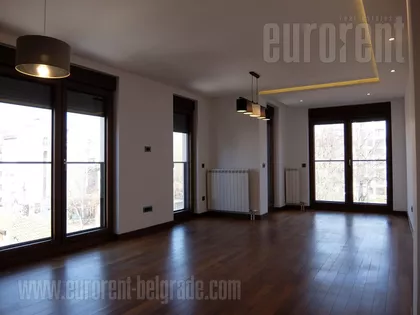 ČUBURSKI PARK | 4zida.rs