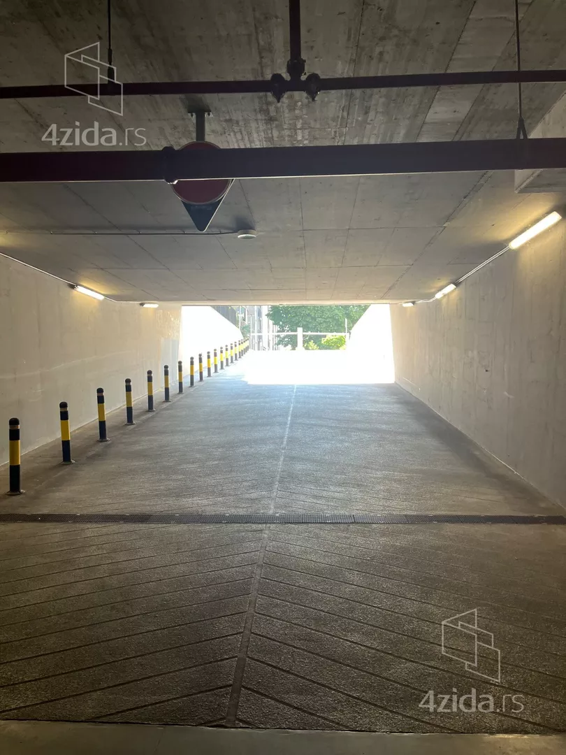 Parking | 4zida