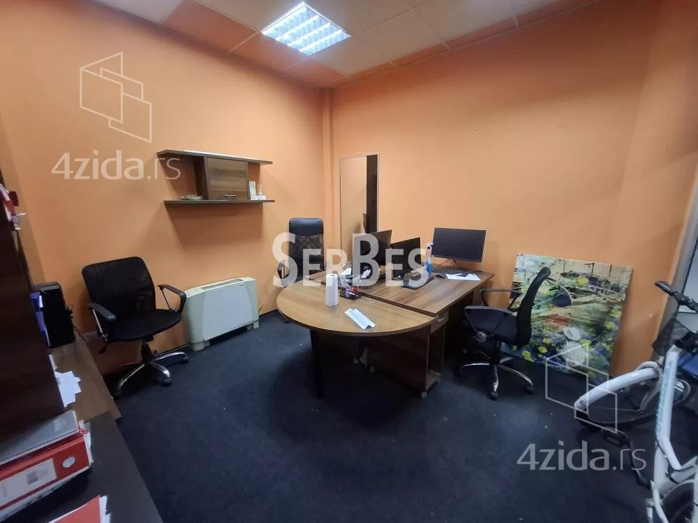Lokal | 4zida