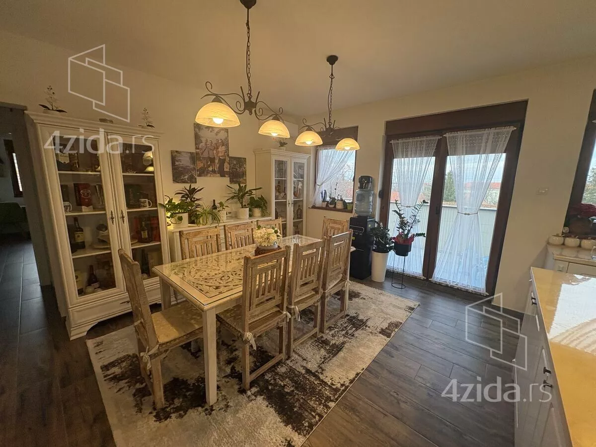 Petosoban stan | 4zida