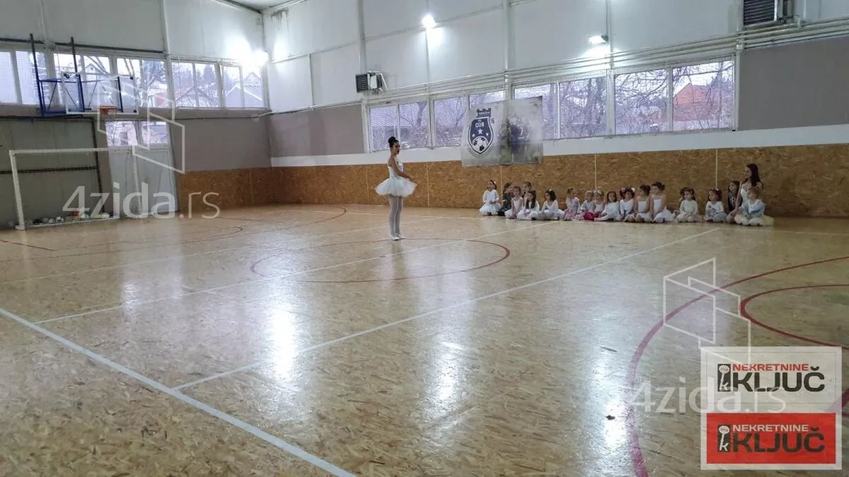 Lokal | 4zida