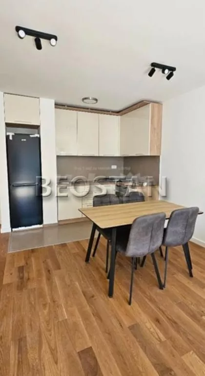 Cara Dusana | 4zida.rs