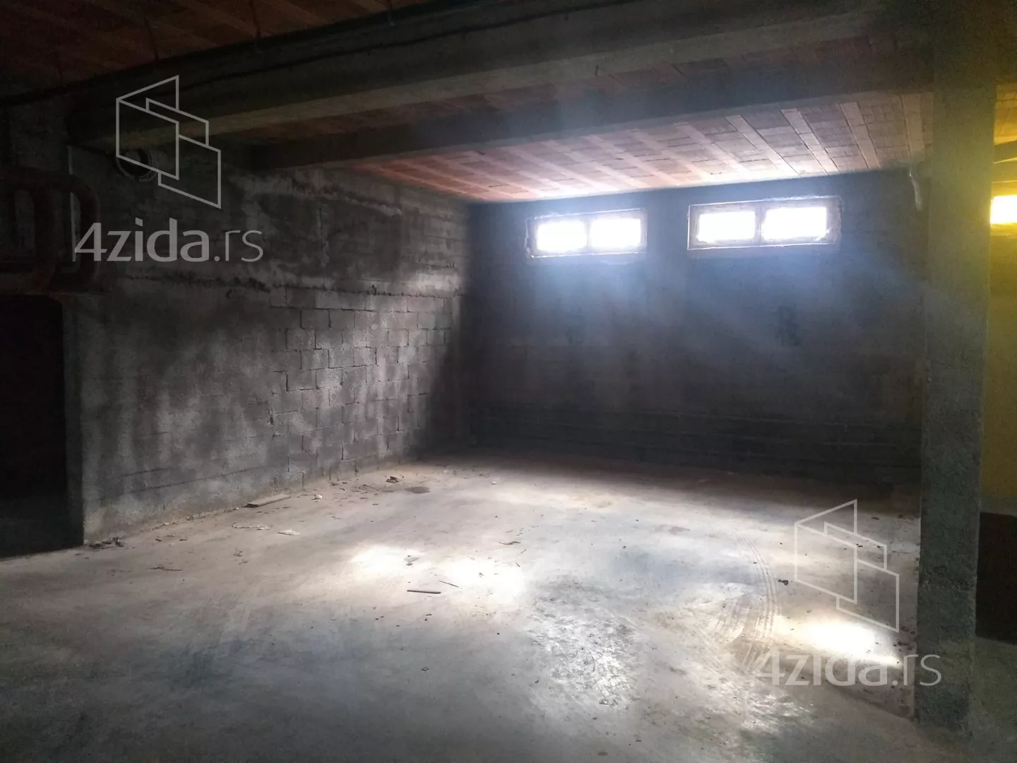 Garaža | 4zida