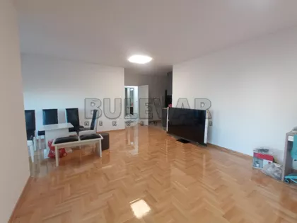 Prvomajska | 4zida.rs