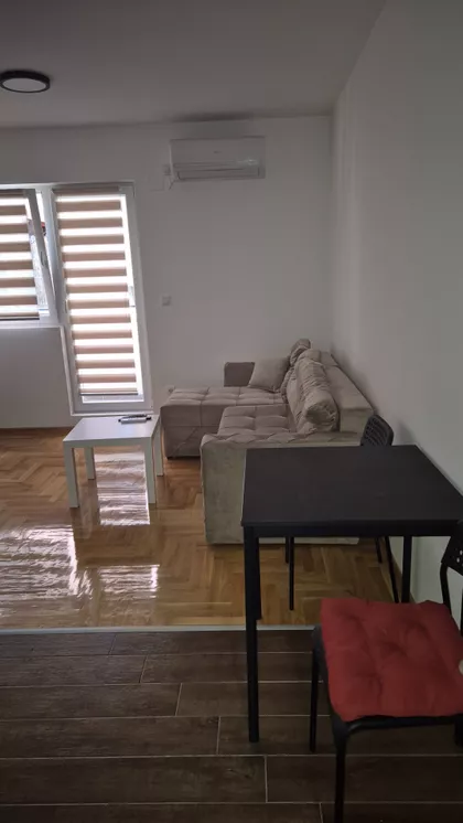 Radmile Savićević 8 | 4zida.rs