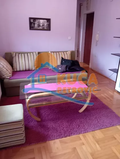 Milana Rakića | 4zida.rs