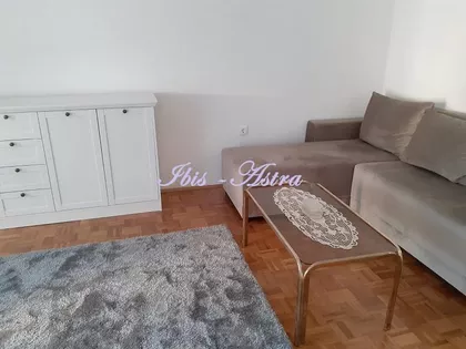 Marine Veličković | 4zida.rs