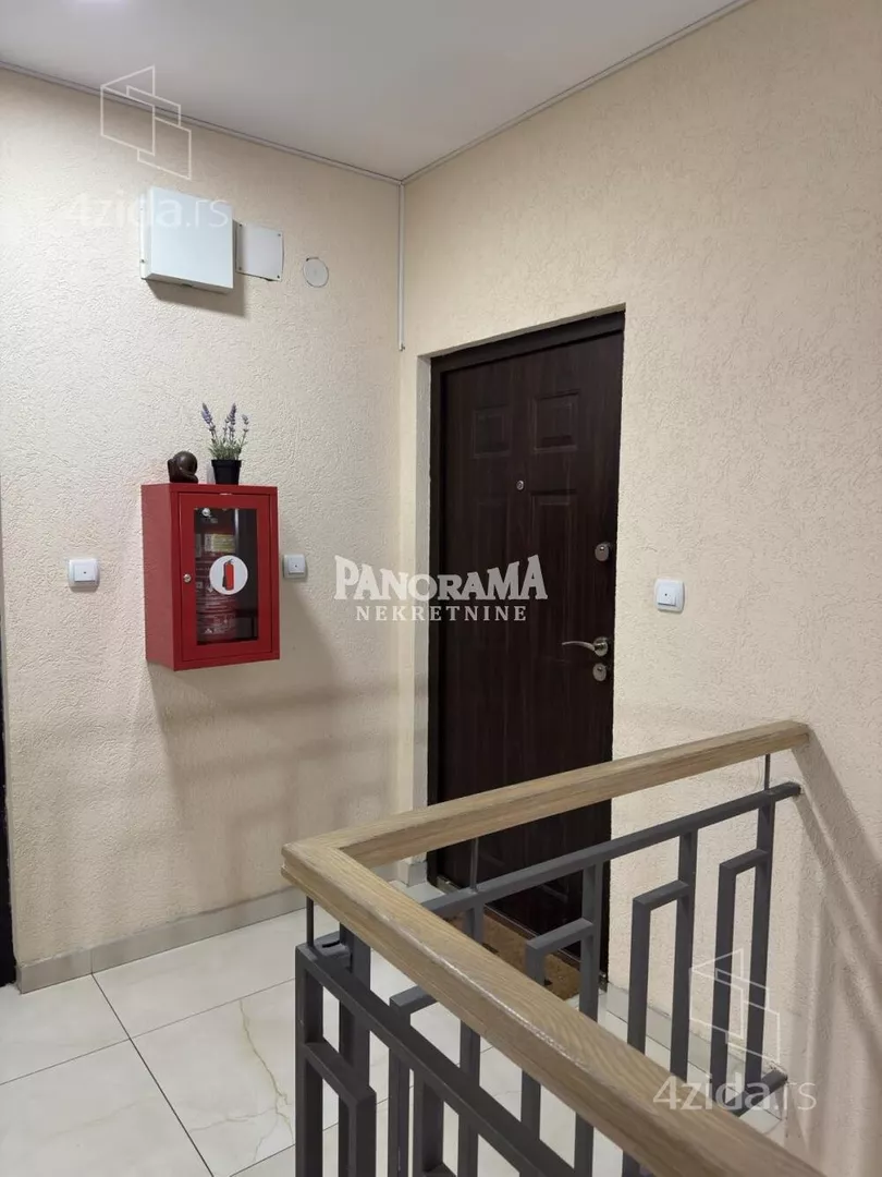 Petosoban stan | 4zida