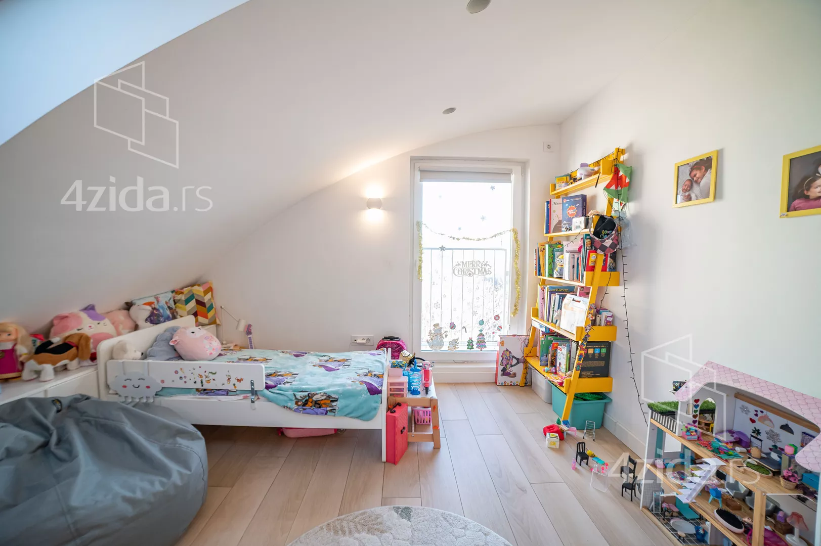 Petosoban stan | 4zida