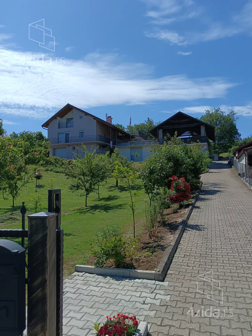 3-etažna kuća | 4zida