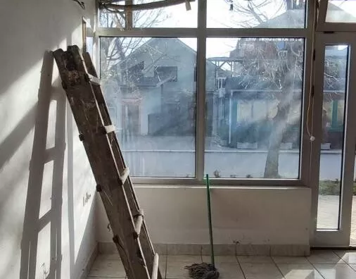 Poslovna zgrada | 4zida