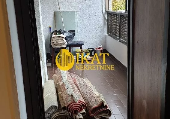 Četvoroiposoban stan | 4zida