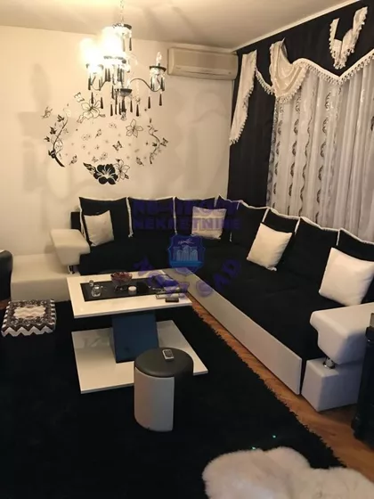 Heroja Pinkija | 4zida.rs