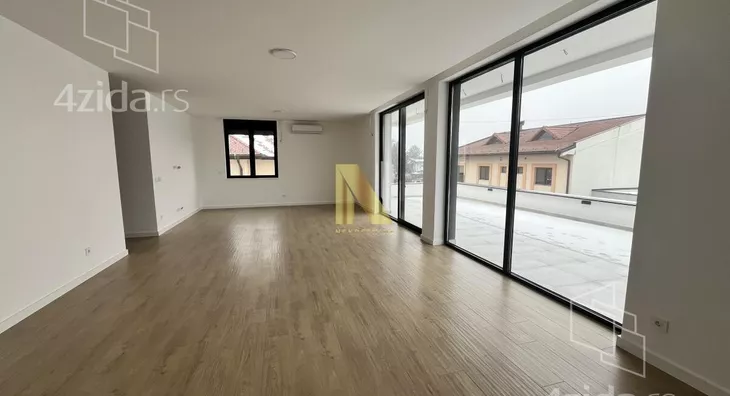 Petosoban stan | 4zida